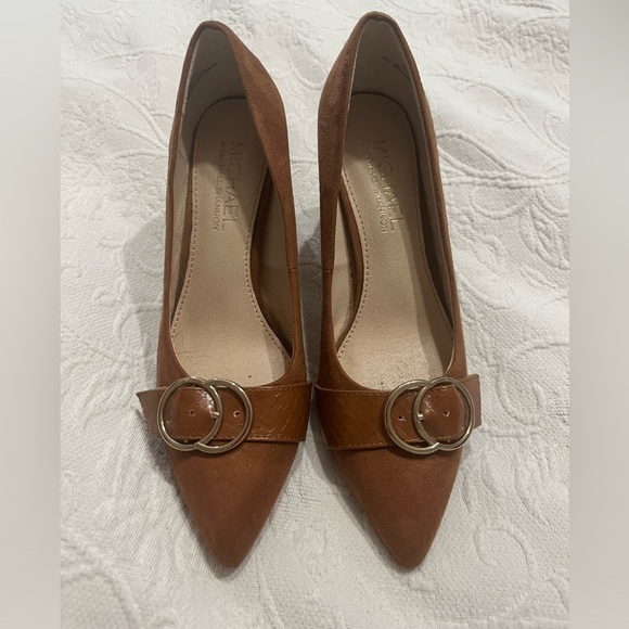 Camel Brown, Size 6, block heel, suede-like dress shoes. 3” heel - Picture 2 of 5